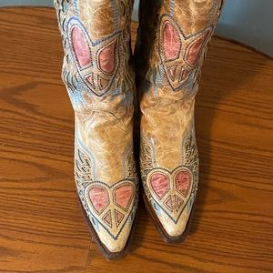 Women’s Corral Vintage “Heart Wings” Western Boots